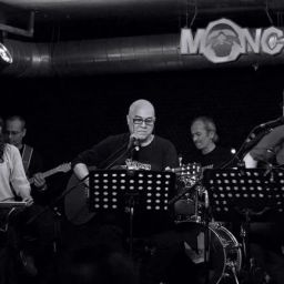 Sakin Seyir, yeni albüm lansmanı için modaveluksyasam.com'u seçti.